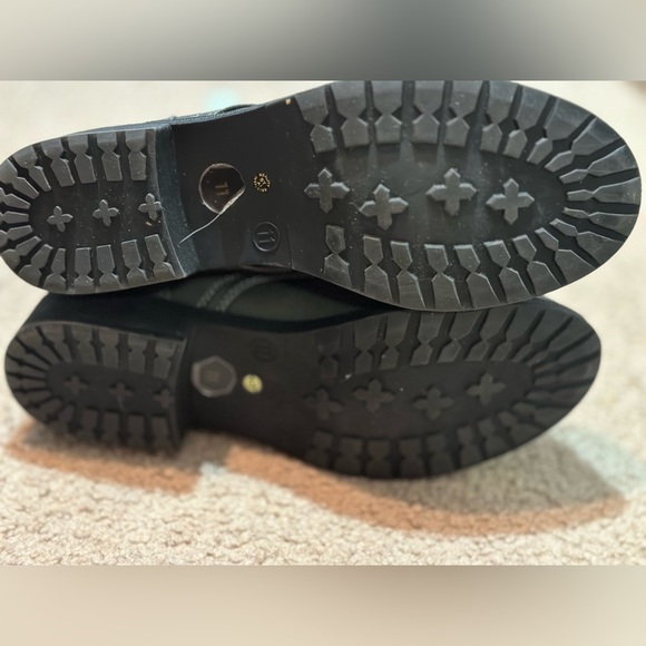 JcPenny combat boots! LIKE NEW CONDITION - Picture 3 of 4